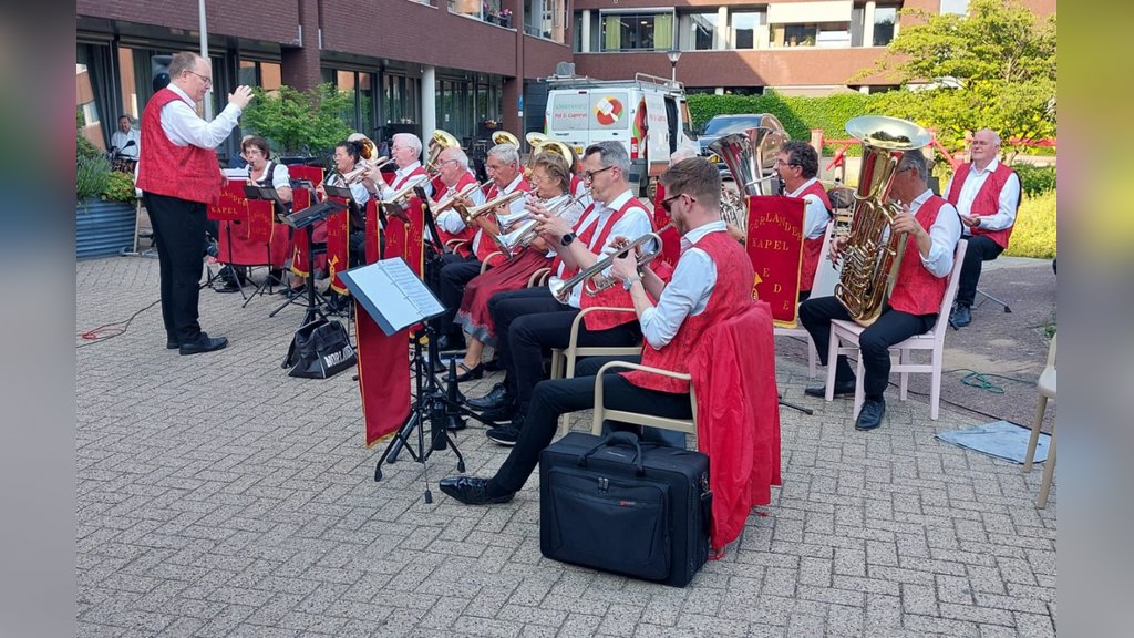 Egerländer Kapel Ede viert 50-jarig jubileum met feestelijk concert in De Kei in Wageningen